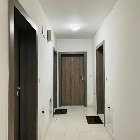Appartement New Modern Rooftop Apartment-free Private Parking Skopje