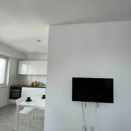 Appartement New Modern Rooftop Apartment-free Private Parking Skopje