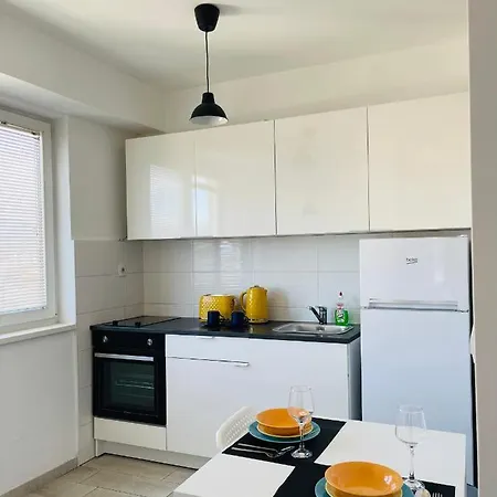 Appartement New Modern Rooftop Apartment-free Private Parking
